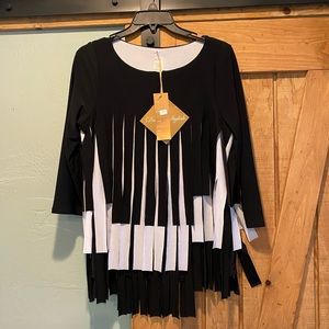 -Not for sale-   NWT black & white carwash top